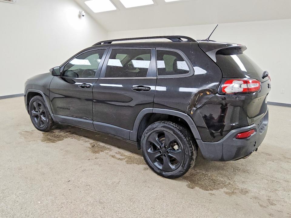 97683145 :رقم المزاد ، 1C4PJLCB8JD557033 vin ، 2018 Jeep Cherokee مزاد بيع