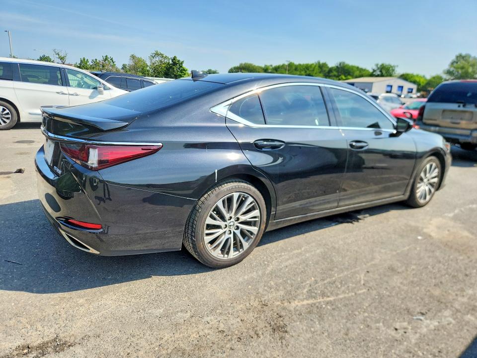 60765106 :رقم المزاد ، 58ADZ1B15LU078844 vin ، 2020 Lexus Es مزاد بيع