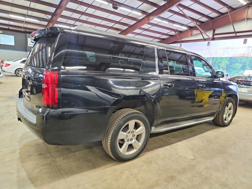 2015 Chevrolet Suburban მანქანა იყიდება აუქციონზე, vin: 1GNSKJKC8FR547643, აუქციონის ნომერი: 62131516