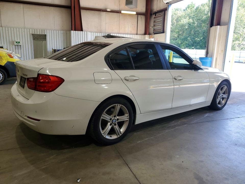 61926296 :رقم المزاد ، WBA3B1C56EK130684 vin ، 2014 Bmw 320 مزاد بيع
