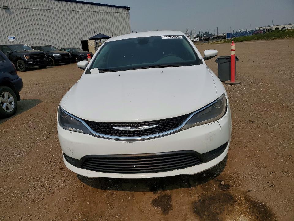 62821806 :رقم المزاد ، 1C3CCCFB6FN667055 vin ، 2015 Chrysler 200 مزاد بيع