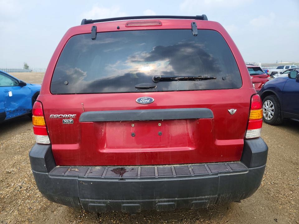 2005 Ford Escape მანქანა იყიდება აუქციონზე, vin: 1FMYU93175KD38020, აუქციონის ნომერი: 61931636