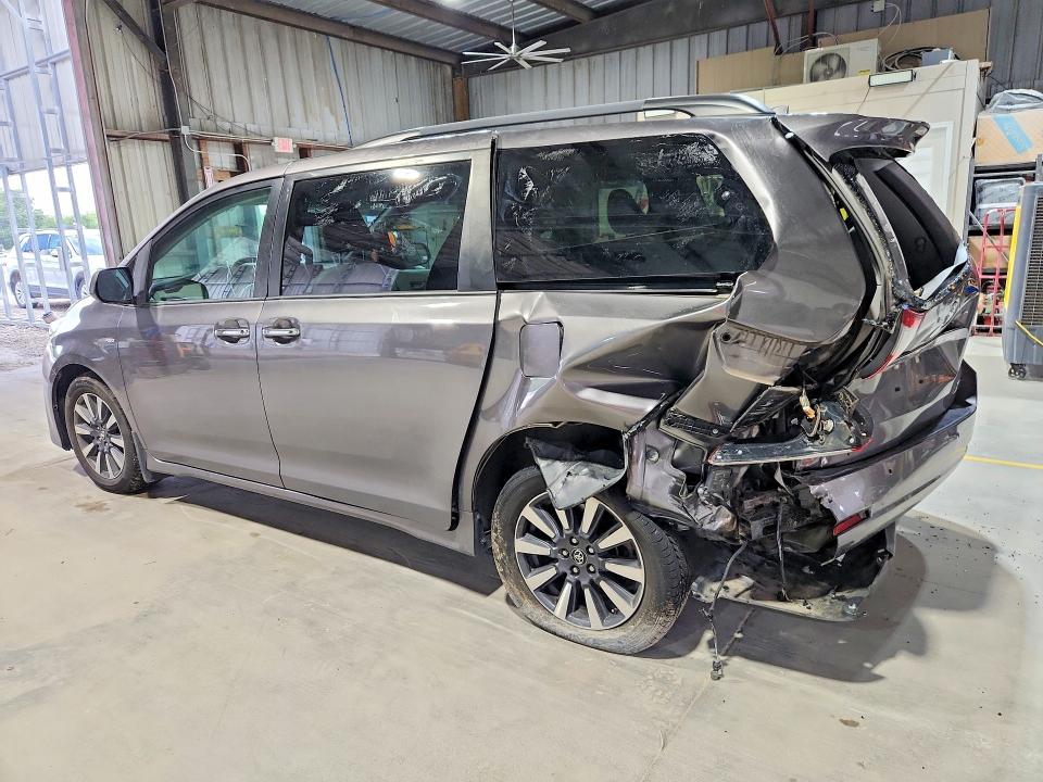 62222476 :رقم المزاد ، 5TDDZ3DC9LS228111 vin ، 2020 Toyota Sienna مزاد بيع
