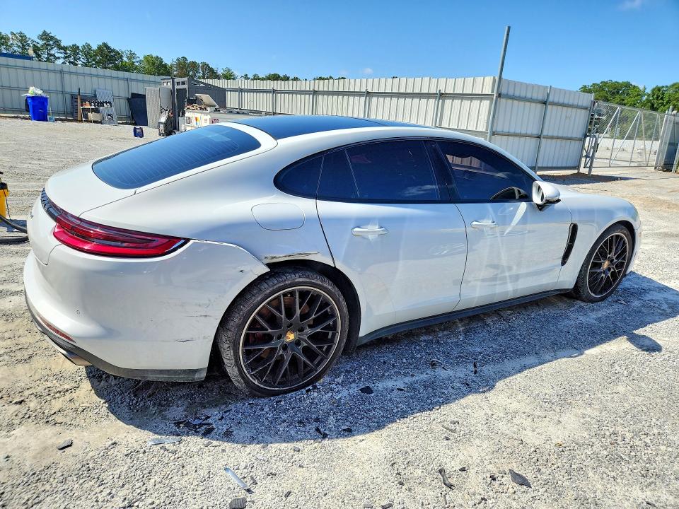61388356 :رقم المزاد ، WP0AA2A74JL121042 vin ، 2018 Porsche Panamera مزاد بيع