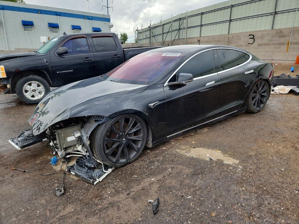 Продажа на аукционе авто 2018 Tesla Model S, vin: 5YJSA1E20JF298719, номер лота: 60701816