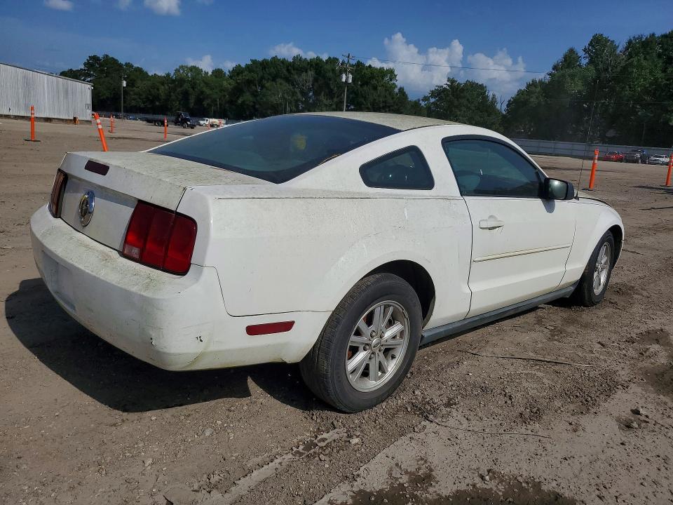 2005 Ford Mustang მანქანა იყიდება აუქციონზე, vin: 1ZVFT80N855139165, აუქციონის ნომერი: 61340286
