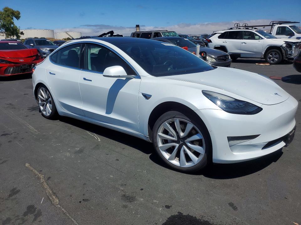 Продажа на аукционе авто 2018 Tesla Model 3, vin: 5YJ3E1EA7JF049172, номер лота: 59911236