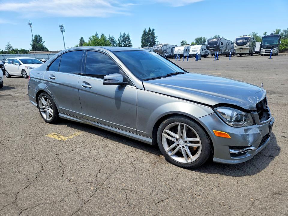 Продаж на аукціоні авто 2013 Mercedes-benz C, vin: WDDGF8AB0DA786870, номер лоту: 59904386