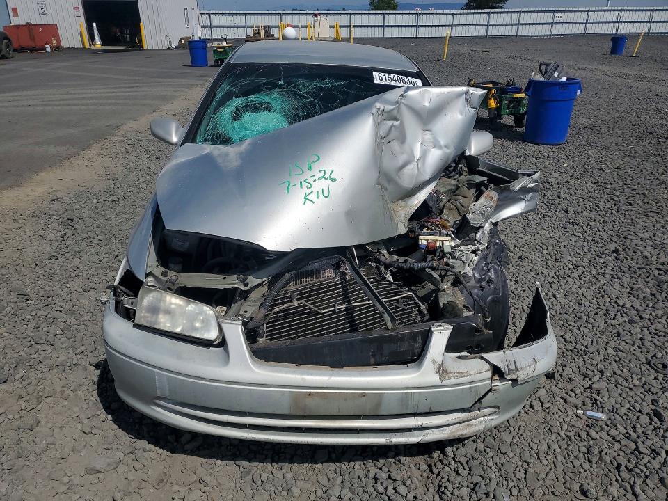 61540836 :رقم المزاد ، 4T1BG22K41U041185 vin ، 2001 Toyota Camry مزاد بيع