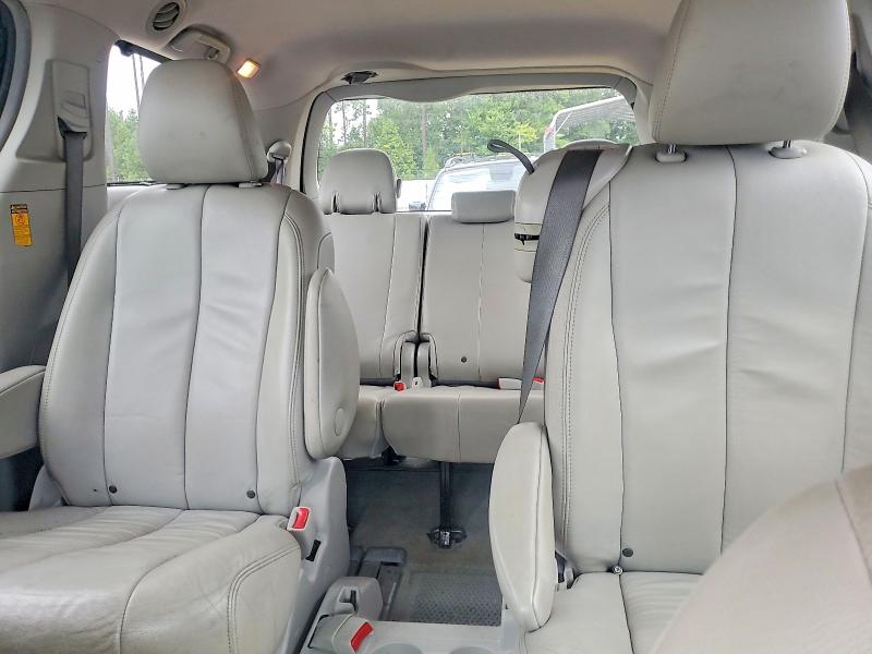 59246106 :رقم المزاد ، 5TDYK3DC8ES437526 vin ، 2014 Toyota Sienna مزاد بيع