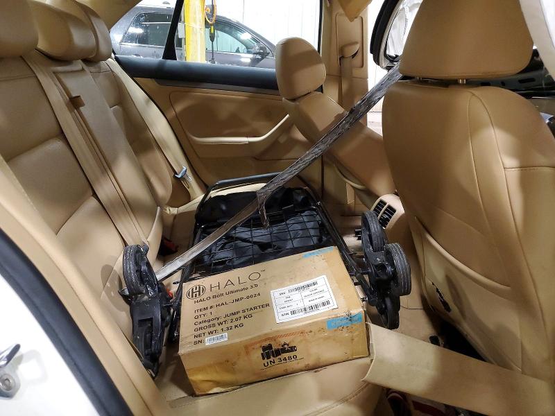 60673866 :رقم المزاد ، 3VWRZ71K68M012911 vin ، 2008 Volkswagen Jetta مزاد بيع