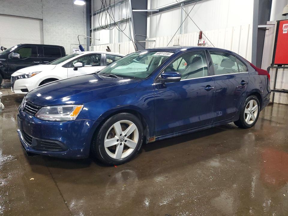 60011316 :رقم المزاد ، 3VWLL7AJ6EM382802 vin ، 2014 Volkswagen Jetta مزاد بيع