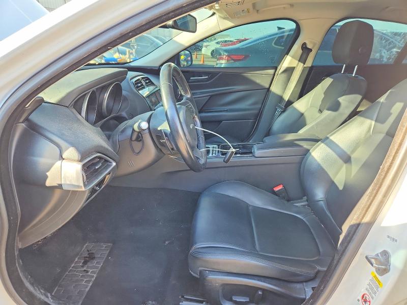 Продаж на аукціоні авто 2017 Jaguar Xe, vin: SAJAR4BG0HA977531, номер лоту: 61584226