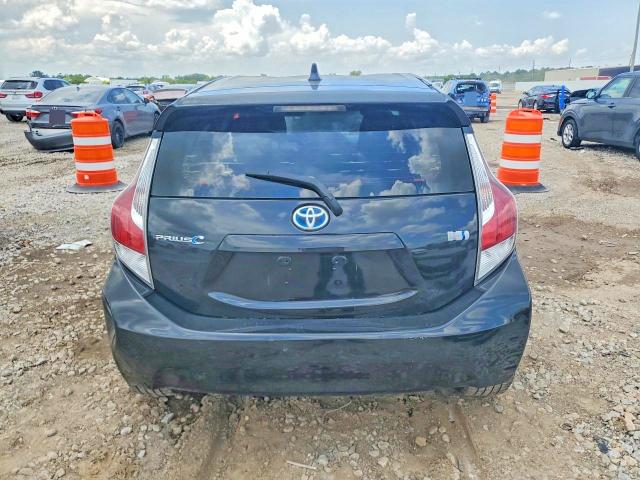 60316206 :رقم المزاد ، JTDKDTB32F1105857 vin ، 2015 Toyota Prius C مزاد بيع