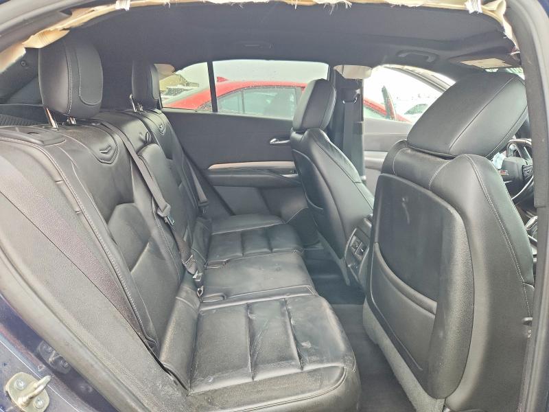60660786 :رقم المزاد ، 1GYFZCR47KF158692 vin ، 2019 Cadillac Xt4 مزاد بيع