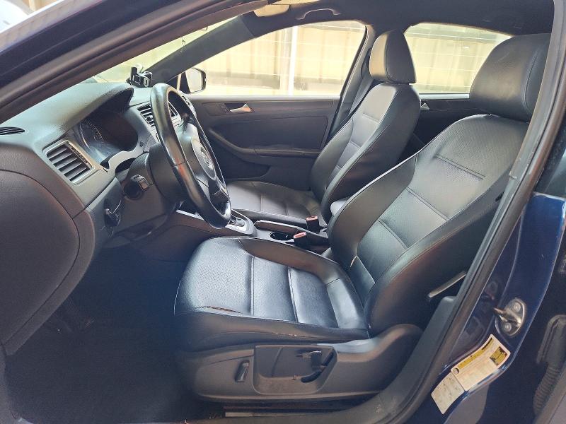 60821176 :رقم المزاد ، 3VWD17AJ4EM243391 vin ، 2014 Volkswagen Jetta مزاد بيع