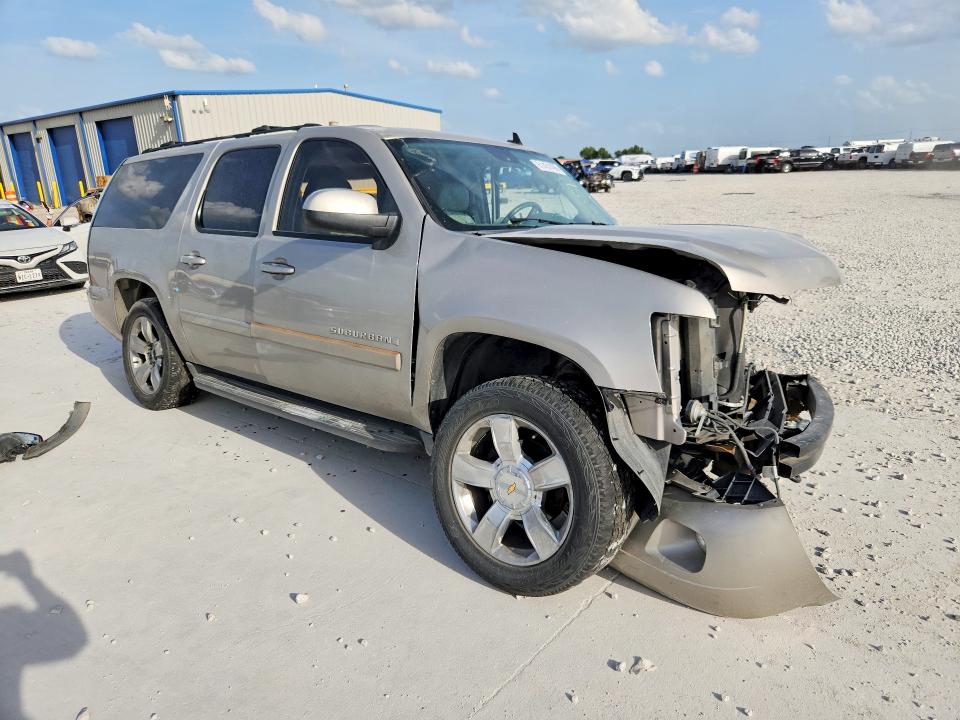 61431496 :رقم المزاد ، 1GNFC16007J237985 vin ، 2007 Chevrolet Suburban مزاد بيع
