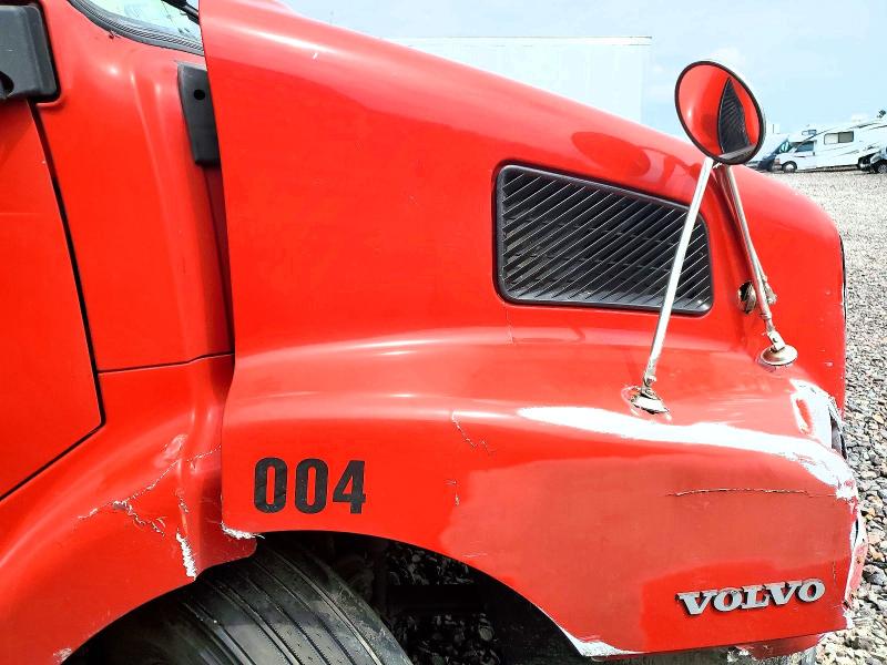 Продажа на аукционе авто 1999 Volvo Vn, vin: 4VG7DAJH5XN783141, номер лота: 61181636