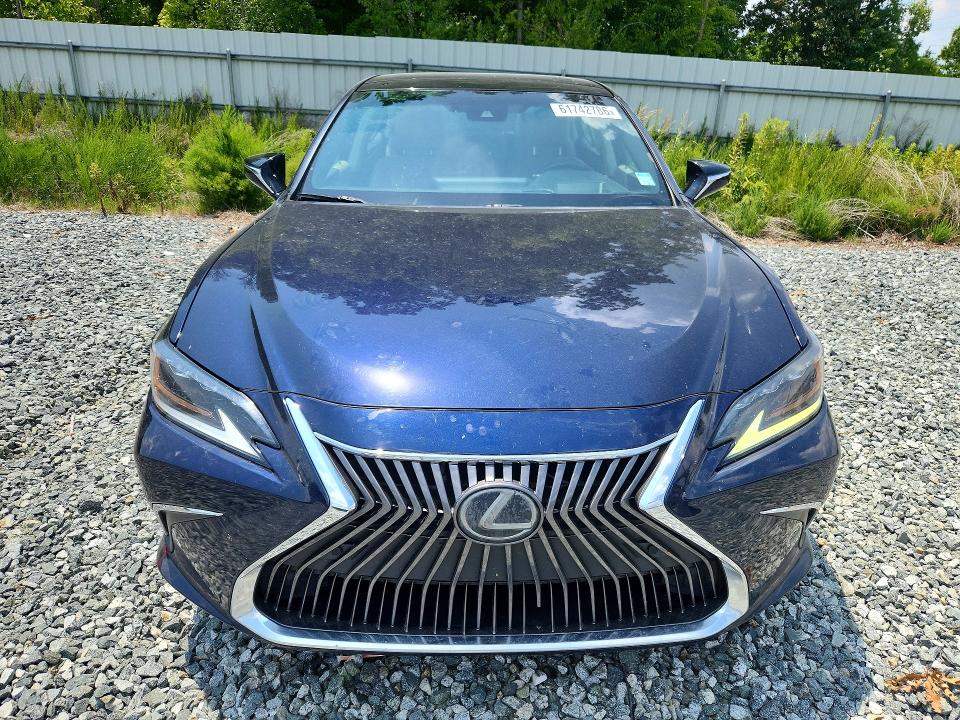 61742786 :رقم المزاد ، 58ABZ1B15KU006824 vin ، 2019 Lexus Es مزاد بيع