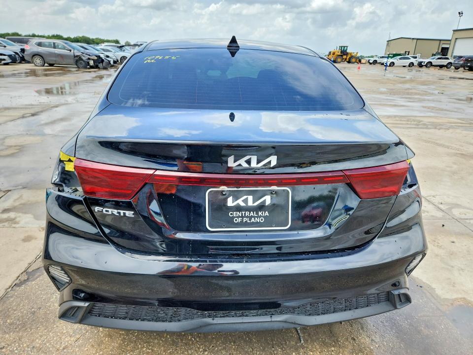 2023 Kia Forte მანქანა იყიდება აუქციონზე, vin: 3KPF24AD5PE671548, აუქციონის ნომერი: 61023666