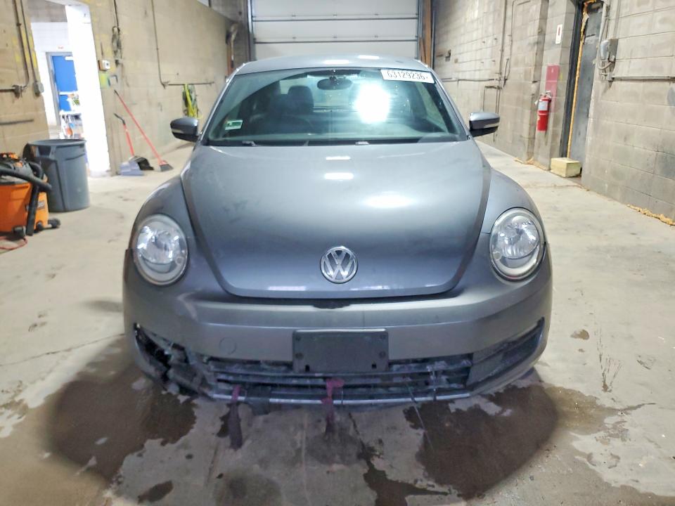 2012 Volkswagen Beetle მანქანა იყიდება აუქციონზე, vin: 3VWJP7AT6CM606127, აუქციონის ნომერი: 63129236