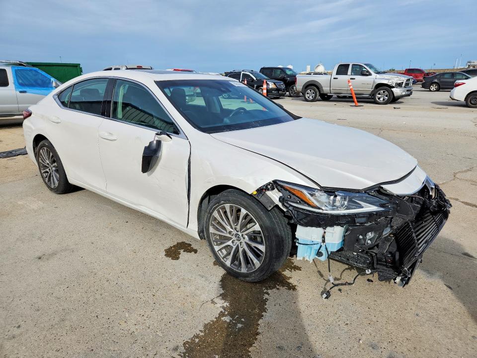 60636676 :رقم المزاد ، 58ADZ1B18LU071340 vin ، 2020 Lexus Es مزاد بيع
