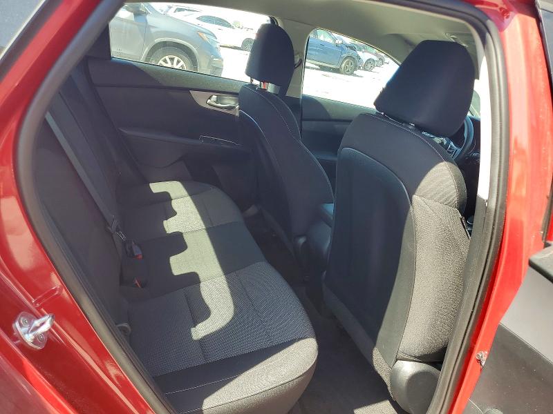 2022 Kia Forte მანქანა იყიდება აუქციონზე, vin: 3KPF24AD5NE493556, აუქციონის ნომერი: 62411436