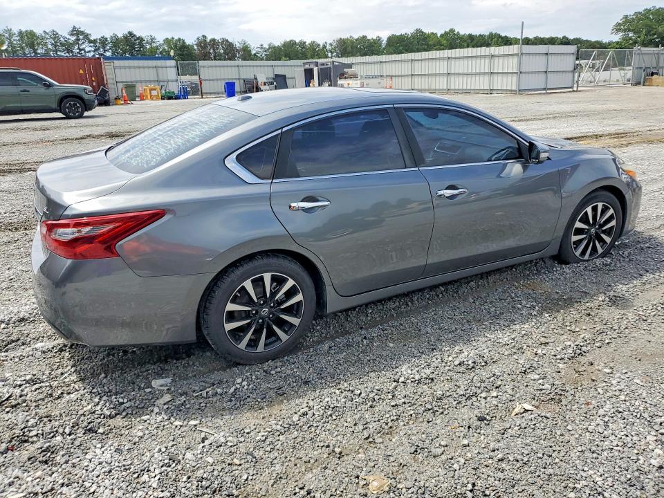 62464096 :رقم المزاد ، 1N4AL3APXJC233981 vin ، 2018 Nissan Altima مزاد بيع