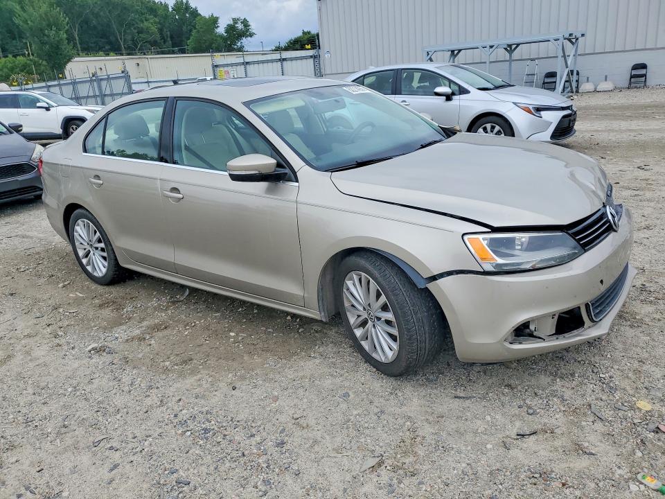 Продажа на аукционе авто 2014 Volkswagen Jetta, vin: 3VWLL7AJ1EM244598, номер лота: 62214056