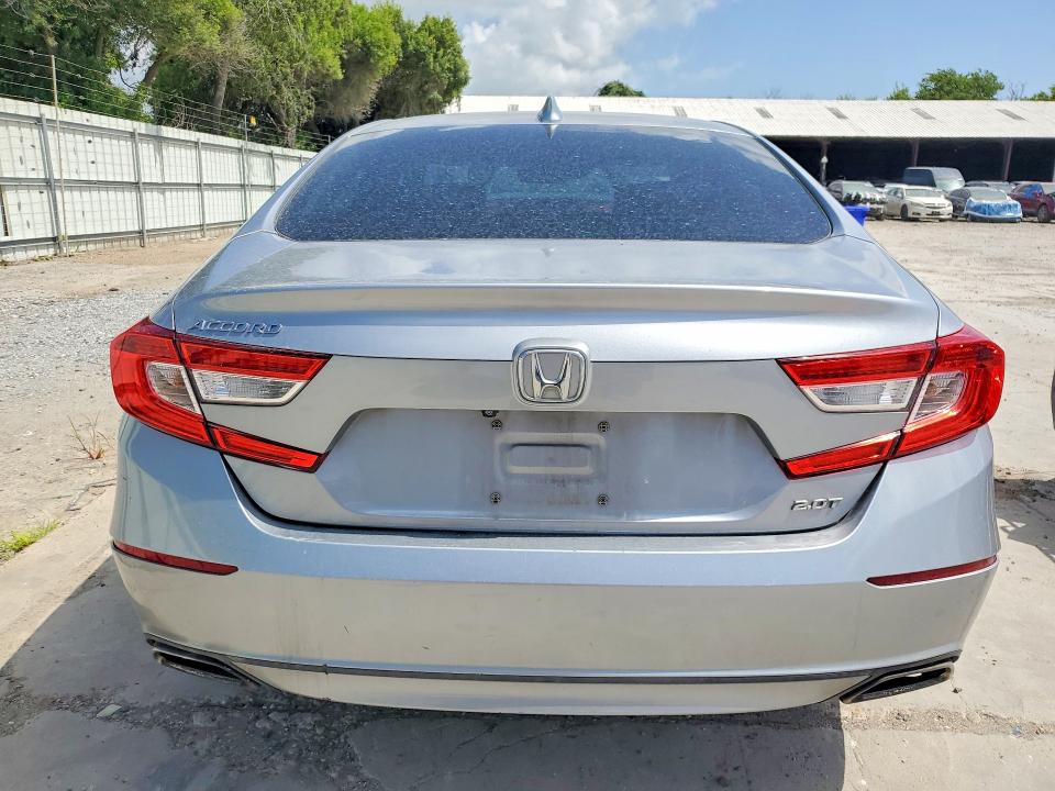 59103726 :رقم المزاد ، 1HGCV2F67JA021107 vin ، 2018 Honda Accord مزاد بيع