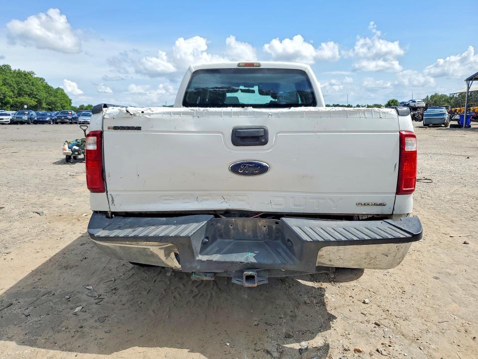 61888706 :رقم المزاد ، 1FT7W2A63FEC78656 vin ، 2015 Ford F250 مزاد بيع