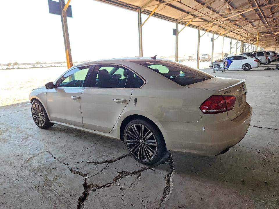 60420696 :رقم المزاد ، 1VWBT7A38EC117457 vin ، 2014 Volkswagen Passat مزاد بيع
