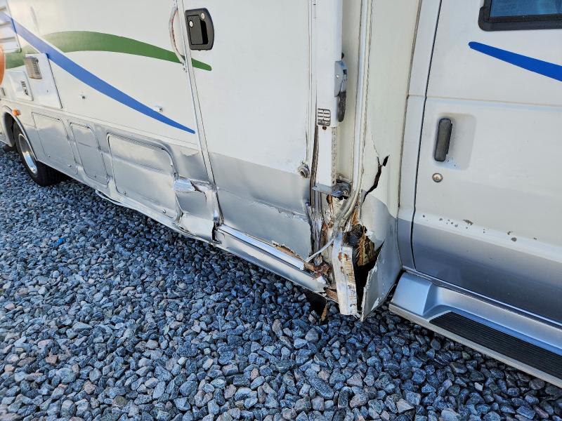 2002 Ford E450 მანქანა იყიდება აუქციონზე, vin: 1FDXE45S72HB28561, აუქციონის ნომერი: 61734226