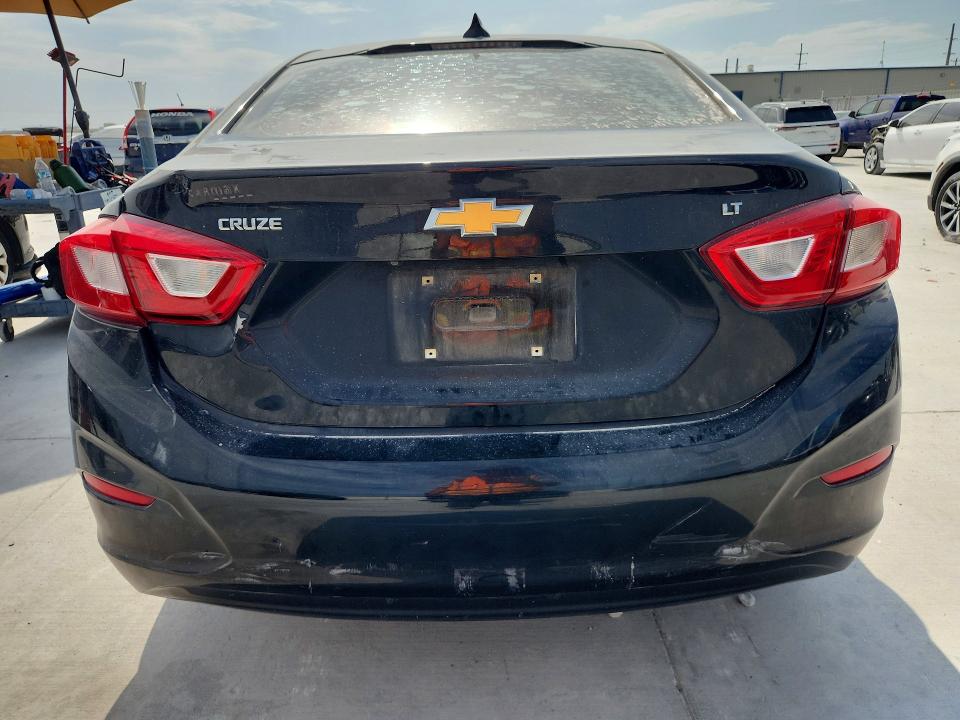 63021876 :رقم المزاد ، 1G1BE5SM5K7101092 vin ، 2019 Chevrolet Cruze مزاد بيع