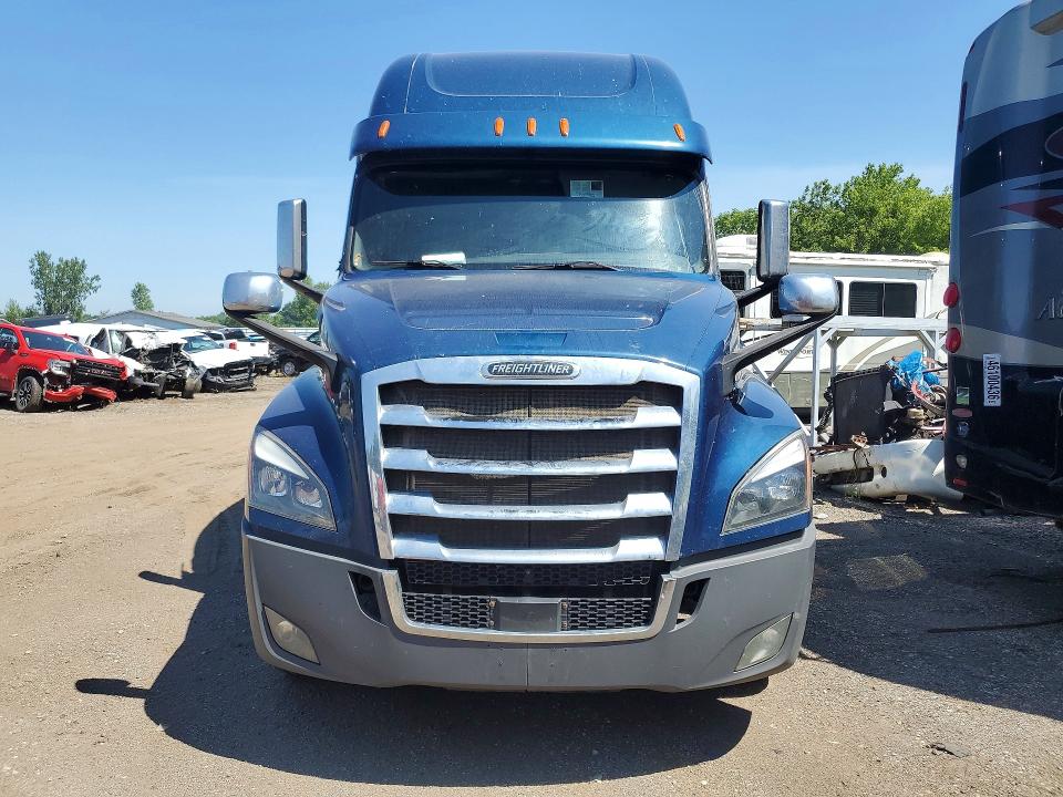 2018 Freightliner Cascadia 126 მანქანა იყიდება აუქციონზე, vin: 3AKJHHDRXJSJY3618, აუქციონის ნომერი: 59349396