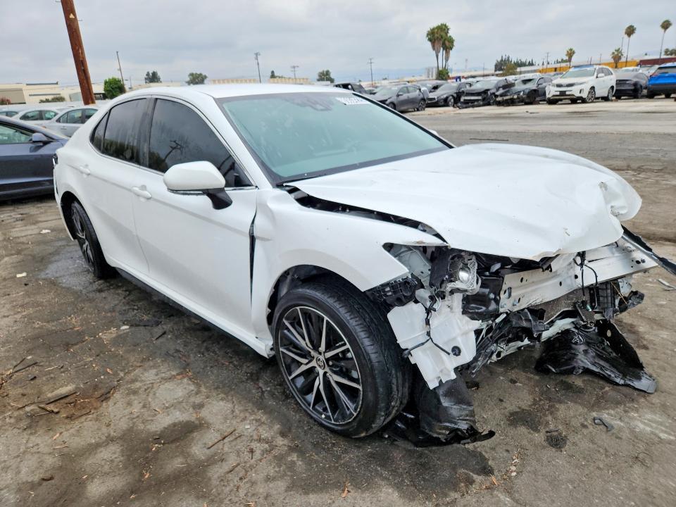 85634225 :رقم المزاد ، 4T1T11AK8RU921156 vin ، 2024 Toyota Camry مزاد بيع