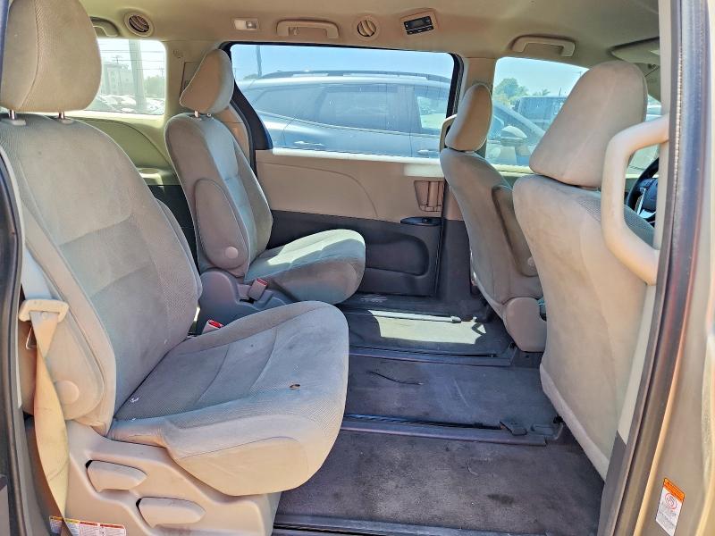Продажа на аукционе авто 2015 Toyota Sienna, vin: 5TDZK3DC2FS564441, номер лота: 62876106