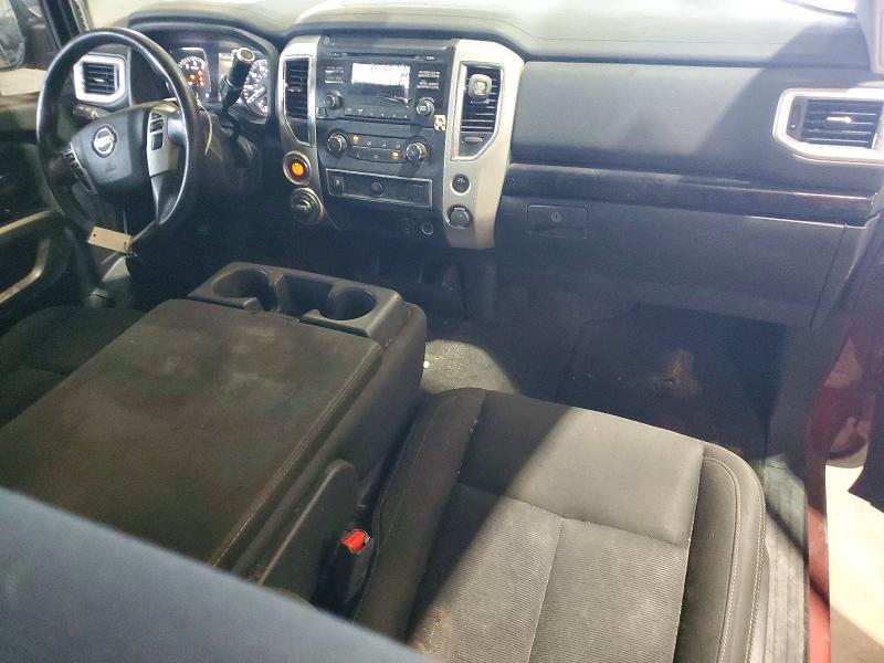 58097556 :رقم المزاد ، 1N6AA1C87JN502949 vin ، 2018 Nissan Titan مزاد بيع