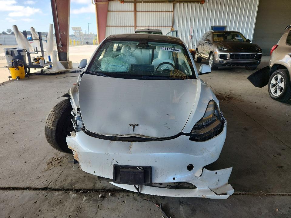 62171456 :رقم المزاد ، 5YJ3E1EB0NF260339 vin ، 2022 Tesla Model 3 مزاد بيع