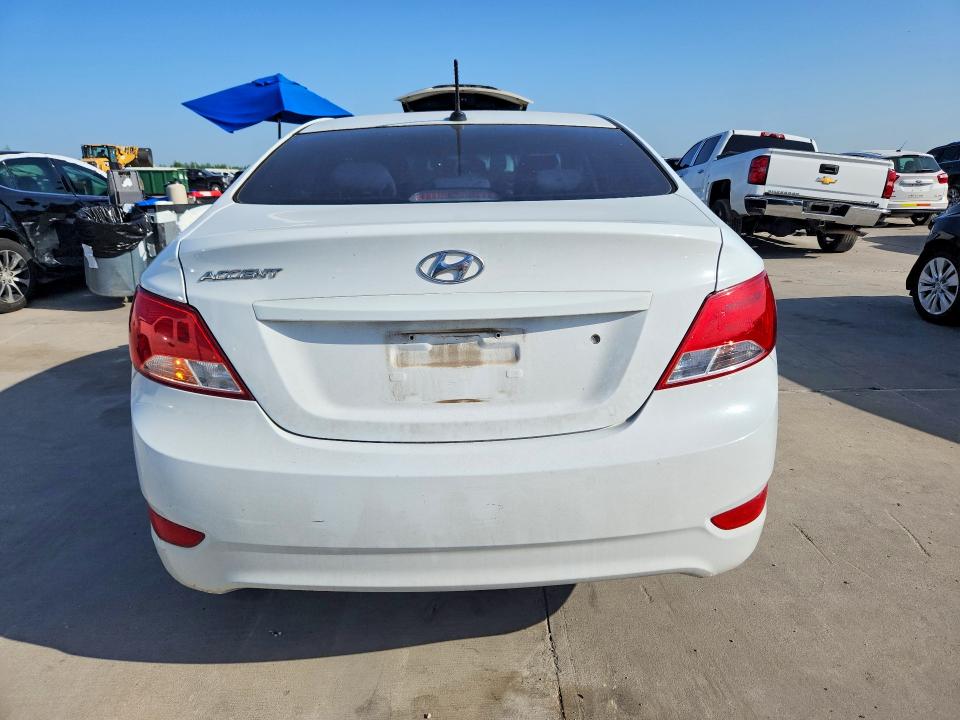 61898216 :رقم المزاد ، KMHCU4AE6FU822138 vin ، 2015 Hyundai Accent مزاد بيع