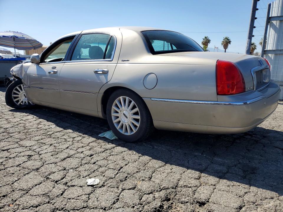 Продаж на аукціоні авто 2004 Lincoln Town Car, vin: 1LNHM81W44Y611578, номер лоту: 62702526