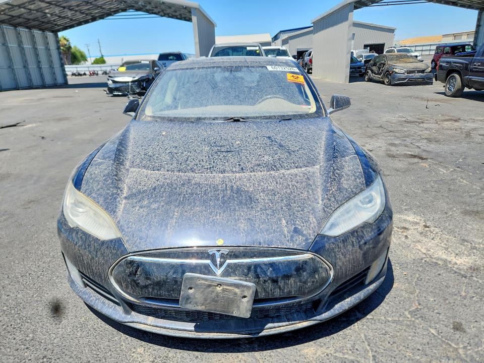 2013 Tesla Model S მანქანა იყიდება აუქციონზე, vin: 5YJSA1CG2DFP04938, აუქციონის ნომერი: 60132526