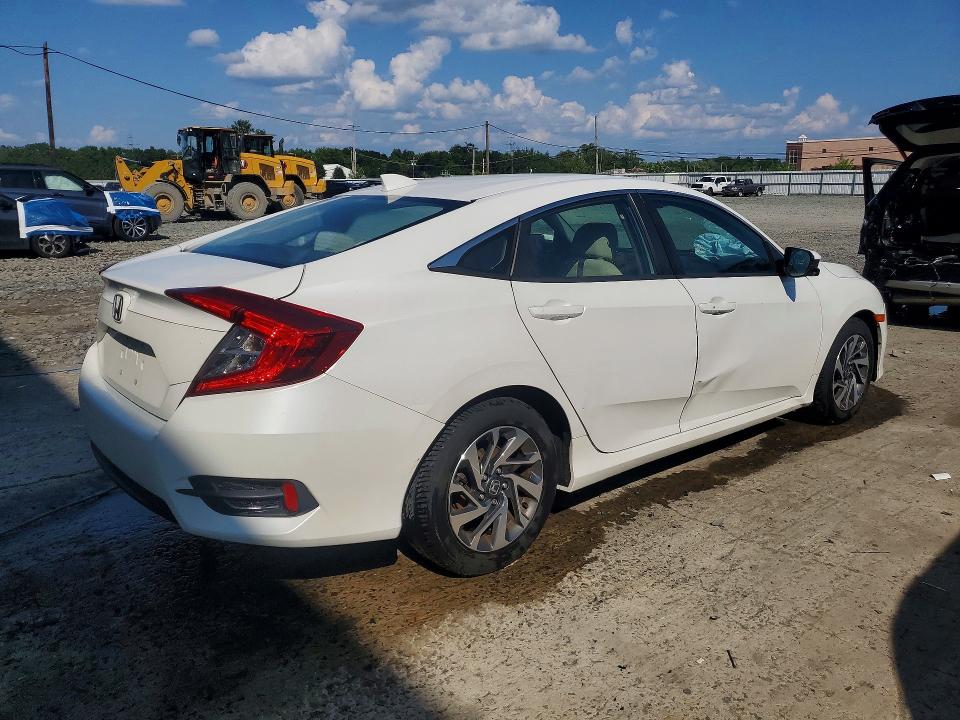 63546456 :رقم المزاد ، 2HGFC2F83JH576416 vin ، 2018 Honda Civic مزاد بيع