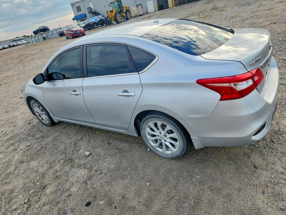 62845906 :رقم المزاد ، 3N1AB7AP5JY278437 vin ، 2018 Nissan Sentra مزاد بيع
