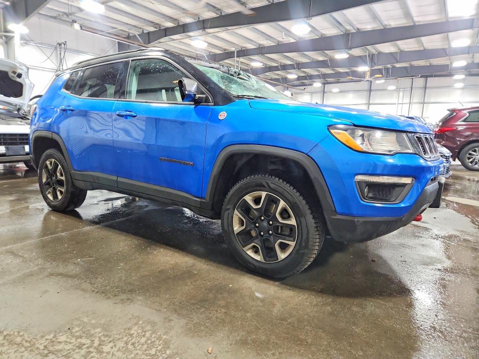 61113756 :رقم المزاد ، 3C4NJDDB0JT375168 vin ، 2018 Jeep Compass مزاد بيع