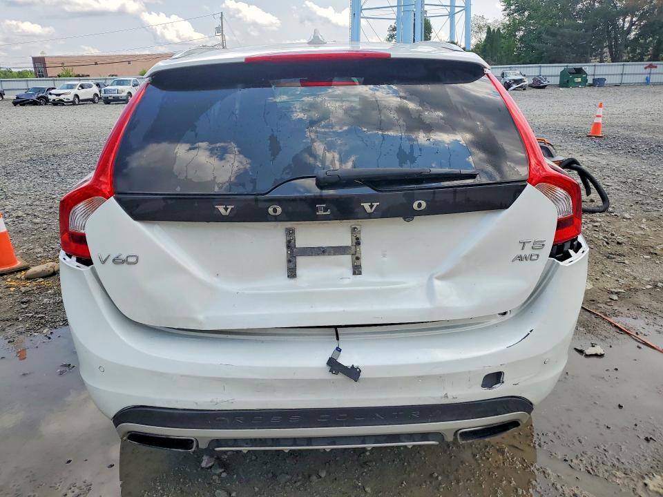 Продаж на аукціоні авто 2016 Volvo V60 Cross Country, vin: YV4612HK4G1018852, номер лоту: 62081016