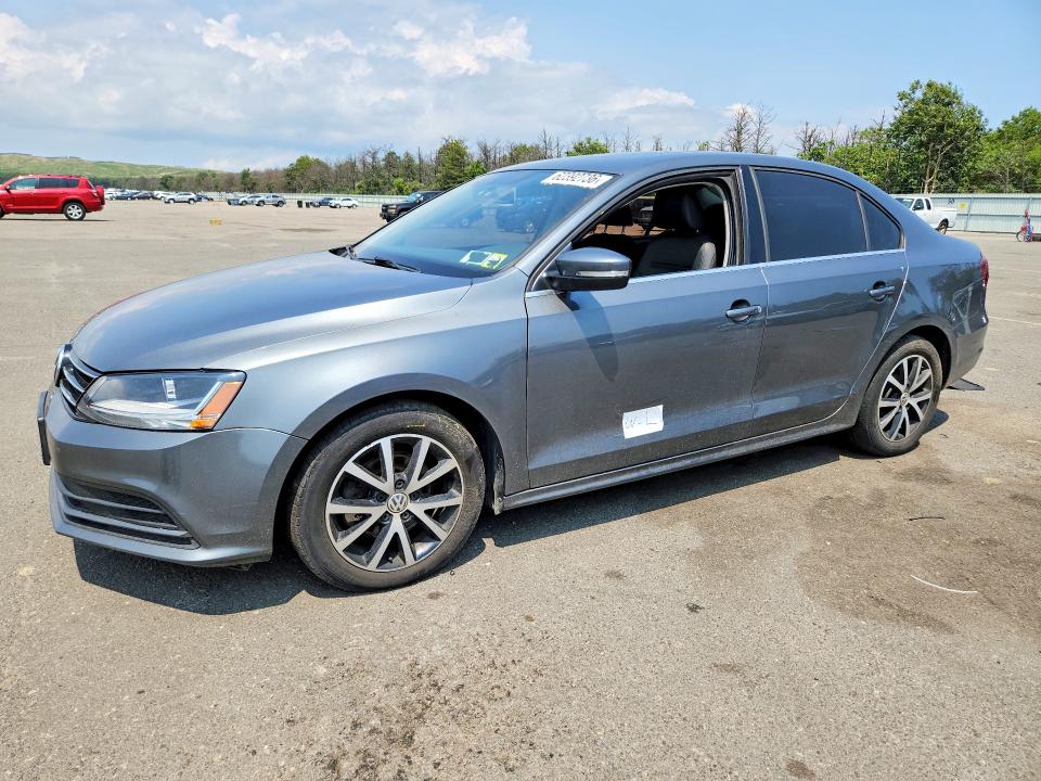 62392736 :رقم المزاد ، 3VWDB7AJ9HM325764 vin ، 2017 Volkswagen Jetta مزاد بيع
