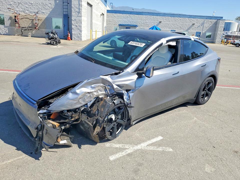 63246526 :رقم المزاد ، 7SAYGDEDXTF641795 vin ، 2026 Tesla Model Y مزاد بيع