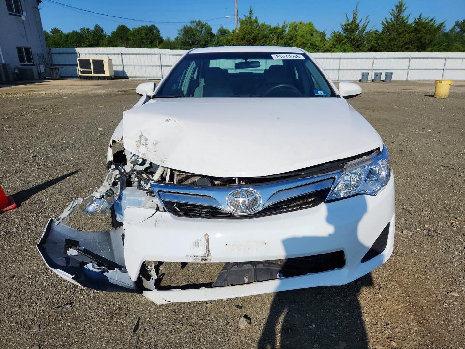 61678696 :رقم المزاد ، 4T1BF1FKXCU521452 vin ، 2012 Toyota Camry مزاد بيع