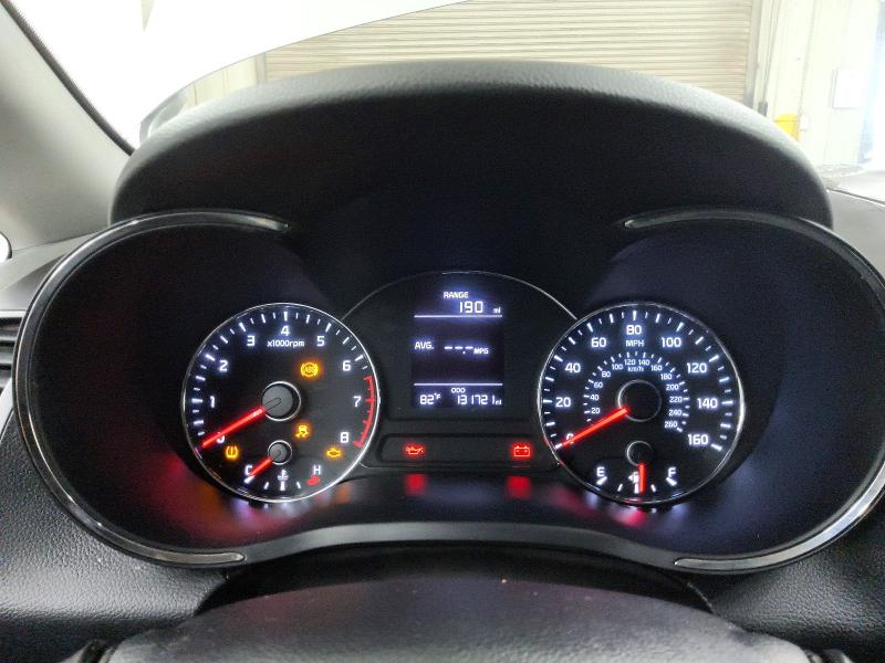 61411386 :رقم المزاد ، 3KPFK4A76JE235275 vin ، 2018 Kia Forte مزاد بيع